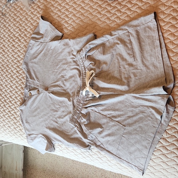 Amazon - Picture 1 of 5